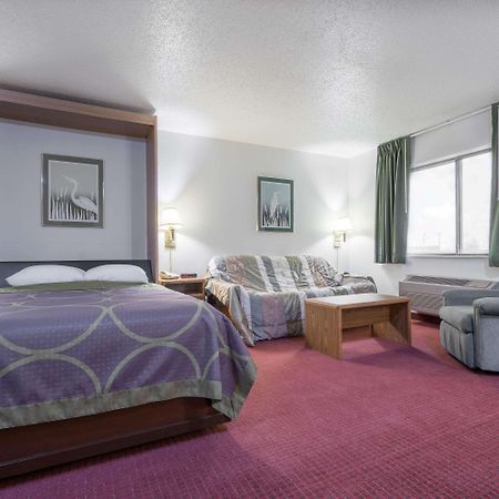 Super 8 By Wyndham Fond Du Lac Eksteriør billede