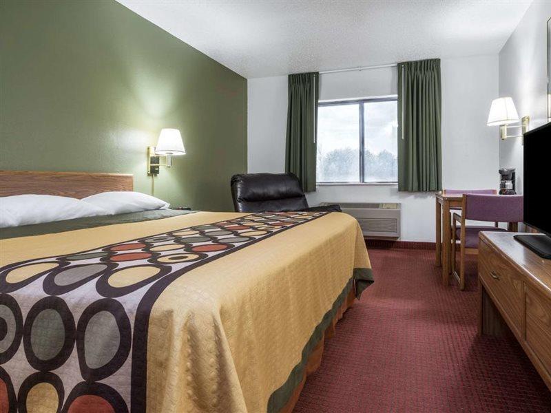 Super 8 By Wyndham Fond Du Lac Eksteriør billede
